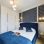 Lägenhet Stylowy W Centrum Gdyni 900 M Od Plazy By Renters Gdynia